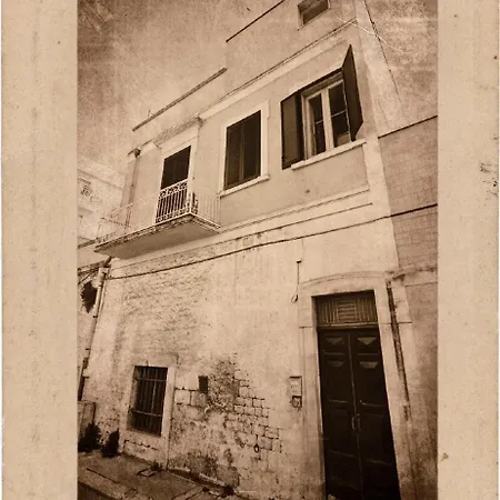 Cozy Loft Steps From Conversano's Historic Center *